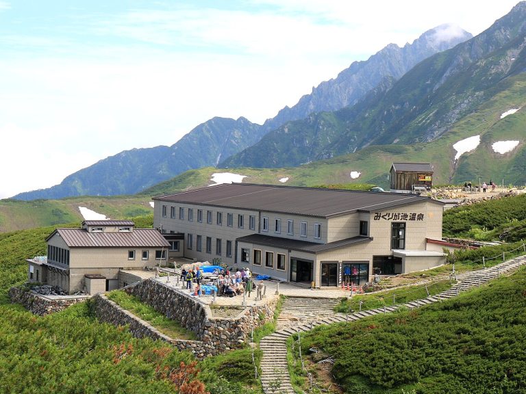 Mikurigaike Onsen, Tateyama Kurobe Alpine Route, Murodo. The highest onsen in Japan at 2410m high!
