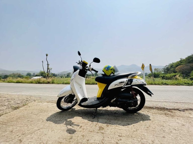 Pai Thailand 100 Baht Scooter